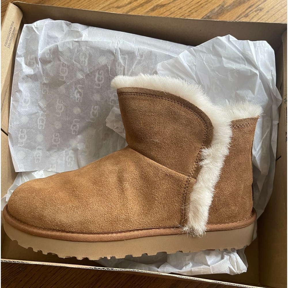 NEW women Ugg classic mini fluff high low chestnut booties size 9